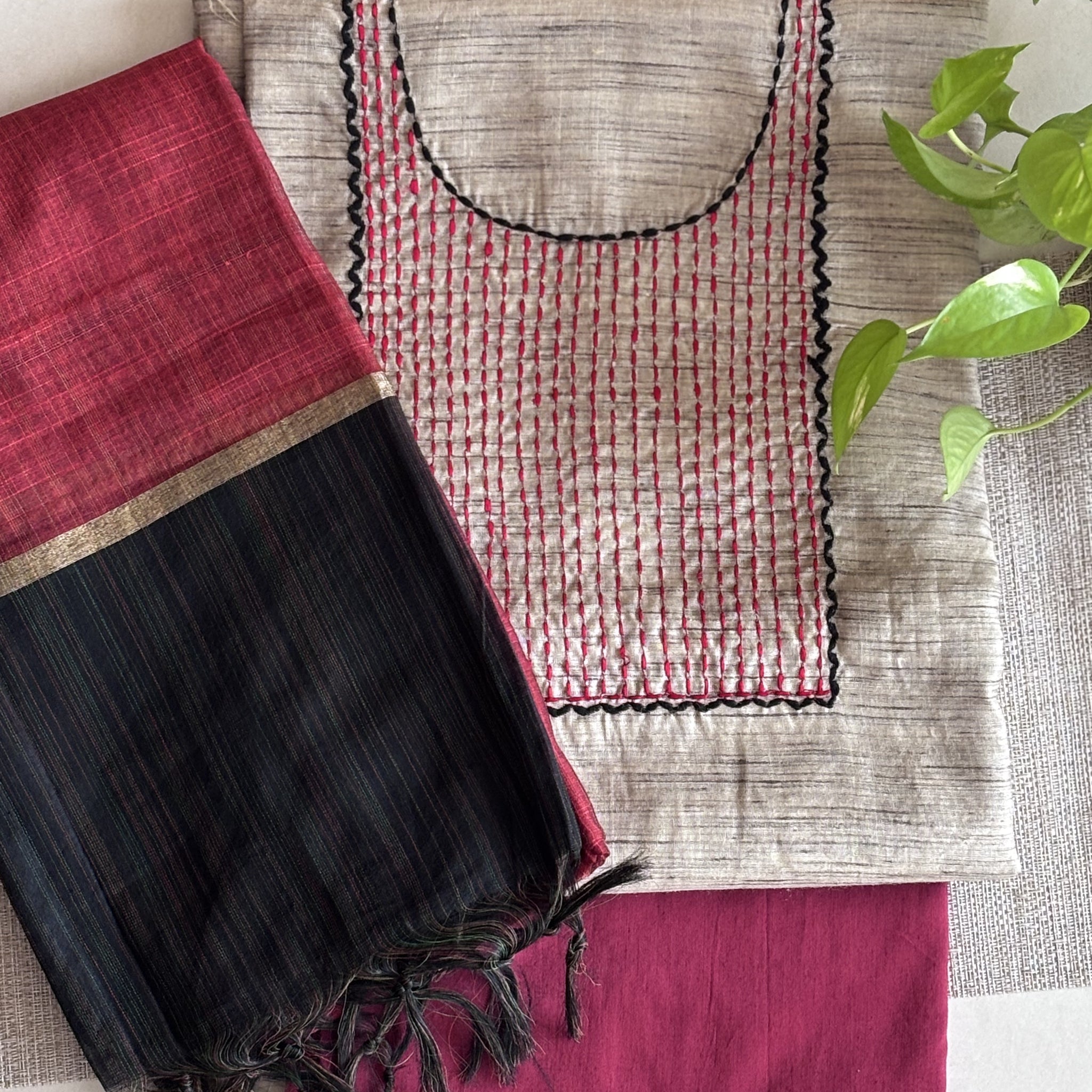 Elegant Munga Silk Unstitched Suit with Maheshwari Dupatta